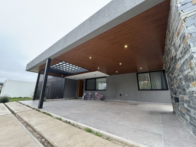 Pérgola con lucera